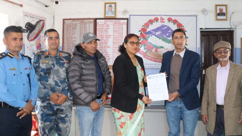 सुशासन कायम गर्न प्रमुख जिल्ला अधिकारीलाई पत्रकार महासङ्घको ध्यानाकार्षणपत्र