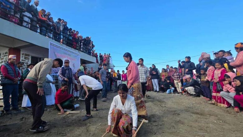 आत्महत्या न्यूनीकरण गर्न ‘शून्यदेखि शिखरसम्म’ नामक सडक नाटक