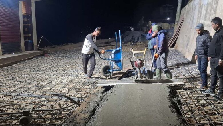 दिक्तेल बजारको शङ्खधर साख्वा–भानुचोक सडक ढलान तीव्रगतिमा