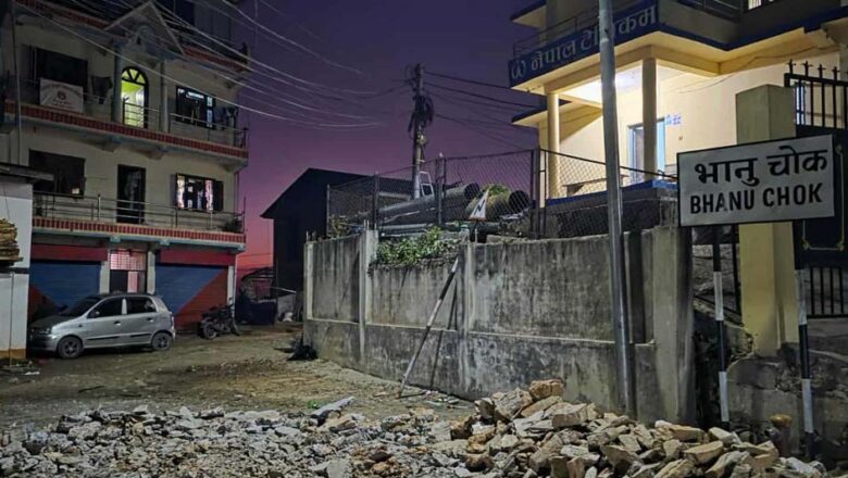 दिक्तेलको भानुचोकमा राष्ट्रिय विभूति भानुभक्त आचार्यको सालिक पुनः निर्माण सुरु