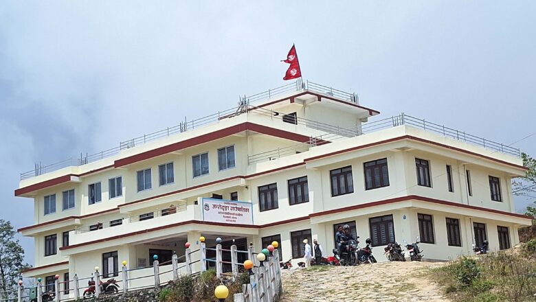 सब–ईन्जिनियरमाथि हातपात गरेको भन्दै दोषीलाई कारबाही गर्न कर्मचारीहरुको माग