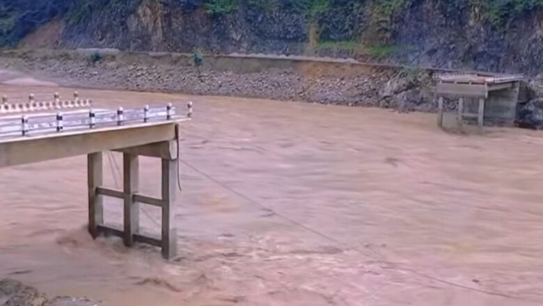 सुनकोशीको फोक्सिङटार र बङ्शिलाघाटमा अस्थायी बेलिब्रिज जडानको काम सुरु