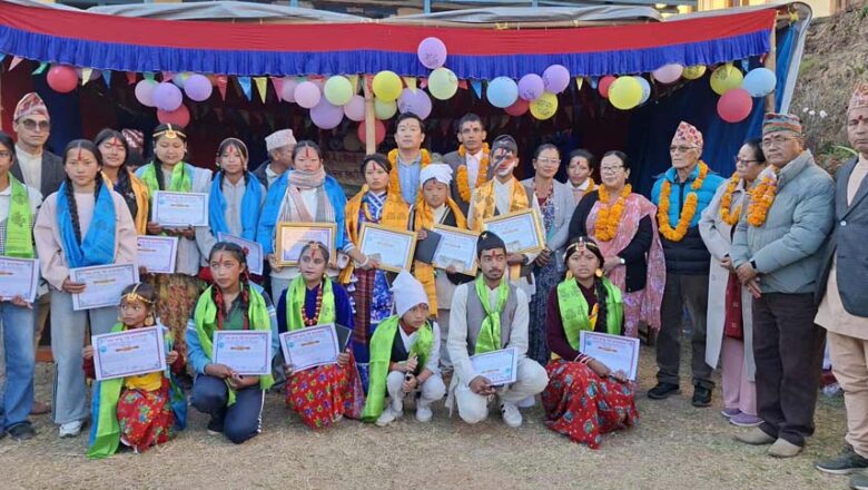 पञ्च मावि दिक्तेलका प्रतीक आचार्यलाई जिल्लास्तरीय नृत्य प्रतियोगिताको उपाधि