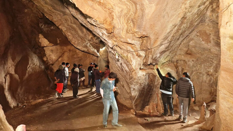 पर्यटन प्रवद्र्धमा साकेलाको जोड, श्रमदानमार्फत धन्नेश्वरी गुफा सरसफाइ