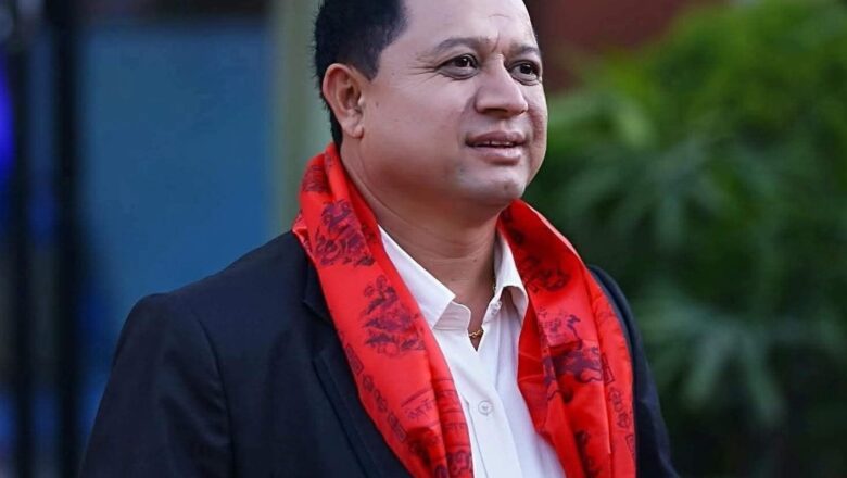 पार्टी प्रवेश गरेको १९ दिन नबित्दै रास्वपाले दियो रुद्र गिरीलाई खोटाङको टिकट