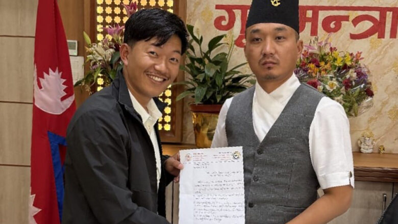 सुरक्षासम्बन्धी समस्या समाधान गरिदिन माग गर्दै गृहमन्त्री गुरुङलाई ज्ञापनपत्र