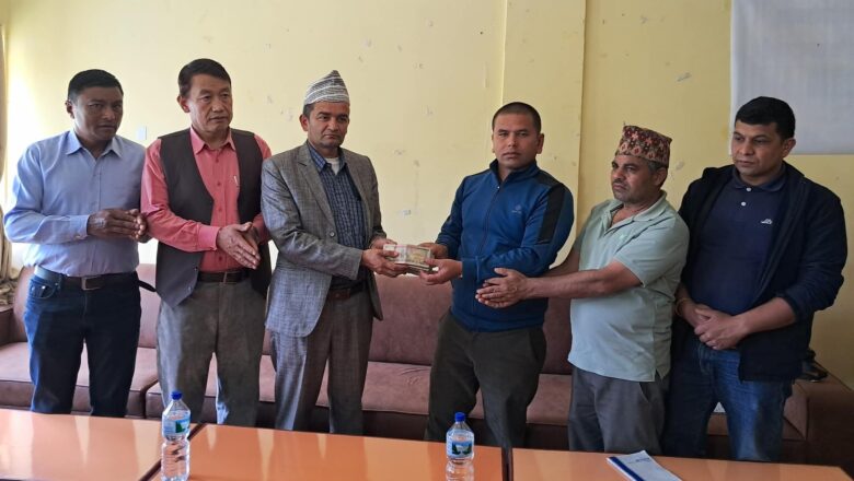 भारतमा उपचाररत क्यान्सरपीडित कठेतलाई उद्योग वाणिज्य सङ्घको आर्थिक सहयोग