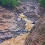 पङ्खुखोलामा आएको बाढीले दिक्तेल–चखेवाभञ्ज्याङ सडक तीनदेखि अवरुद्ध